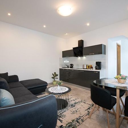 Apartment Emili أوباتيا المظهر الخارجي الصورة