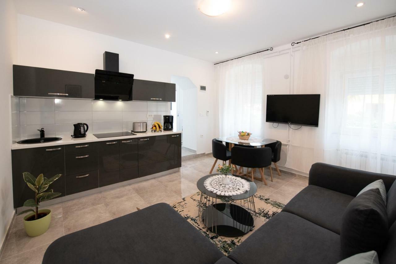 Apartment Emili أوباتيا المظهر الخارجي الصورة