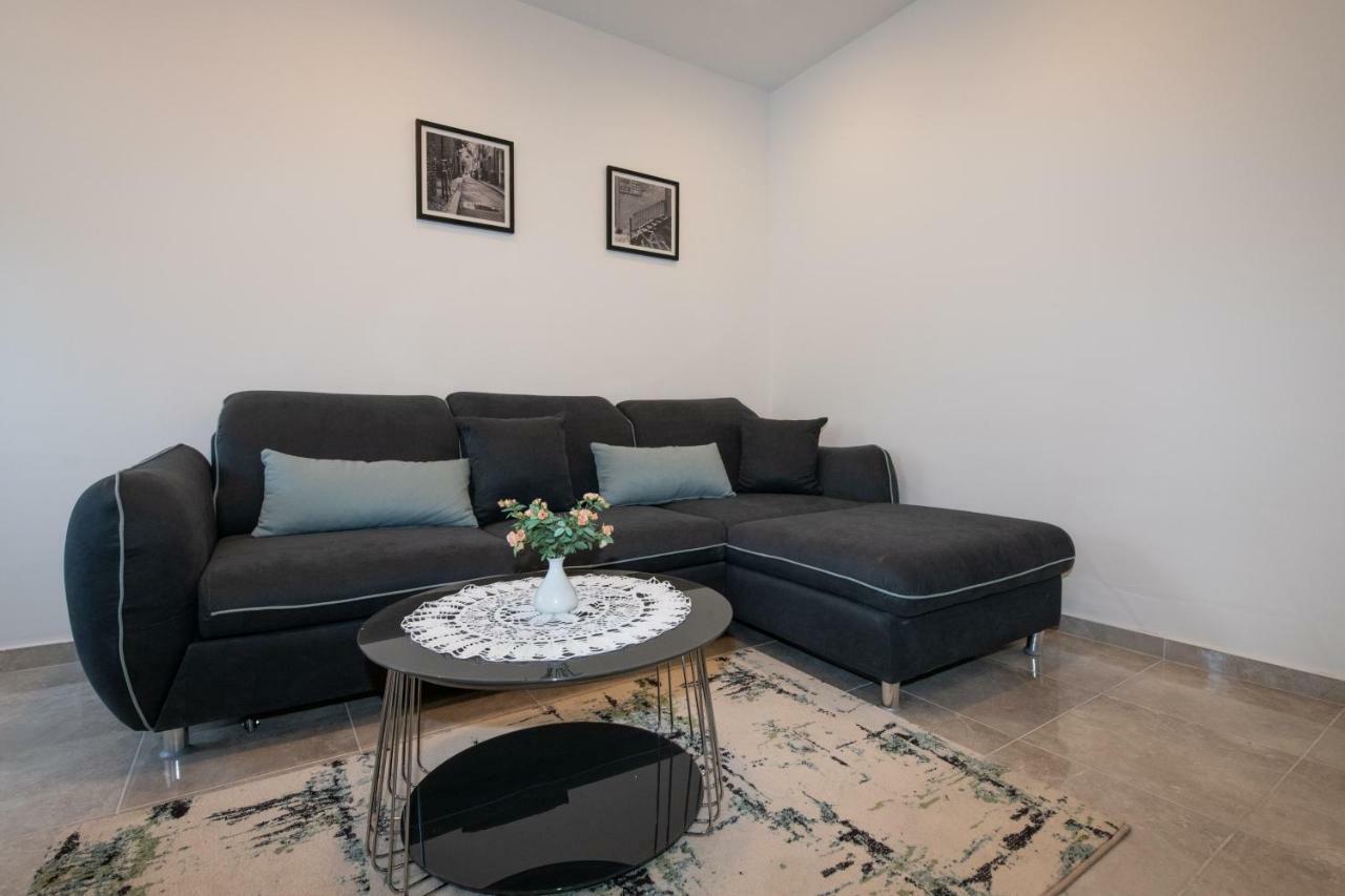 Apartment Emili أوباتيا المظهر الخارجي الصورة